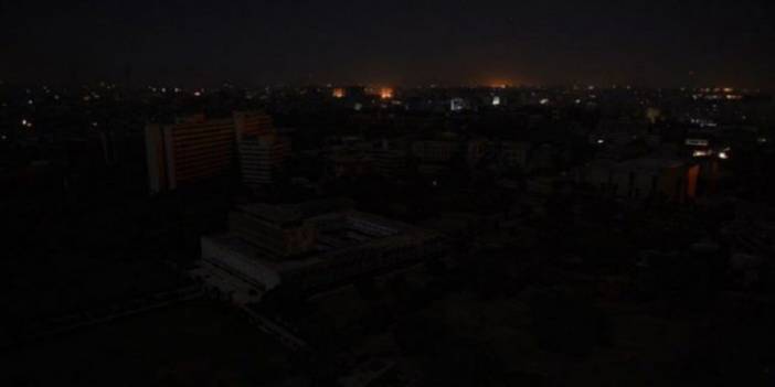 Pakistan karanlığa büründü: Acil durum ilan edildi