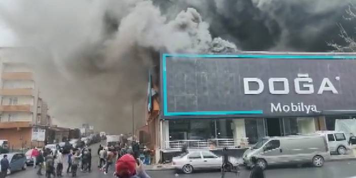 Ataşehir'de mobilya fabrikasında yangın!