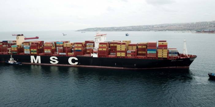 Evergreen Ambarlı: Dev gemi iskeleye çarptı