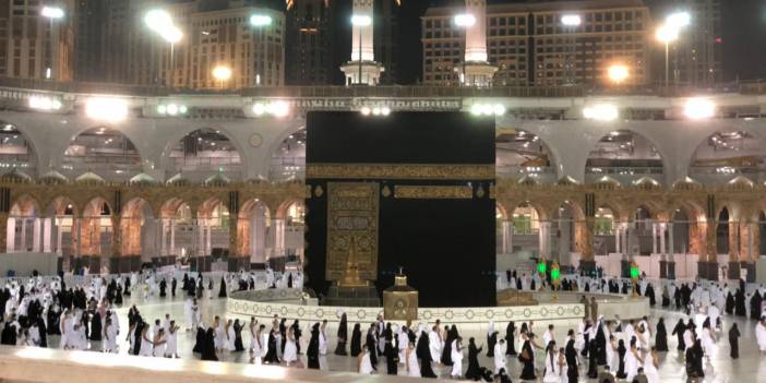 Kabe'de sosyal mesafeli tavaf