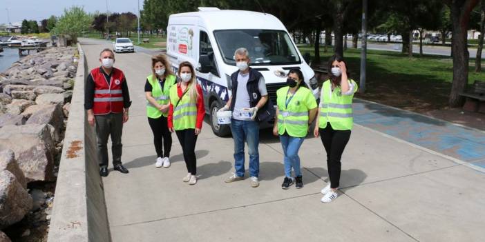 Kartal Belediyesi tam kapanma sürecinde de sokak hayvanlarının yanında