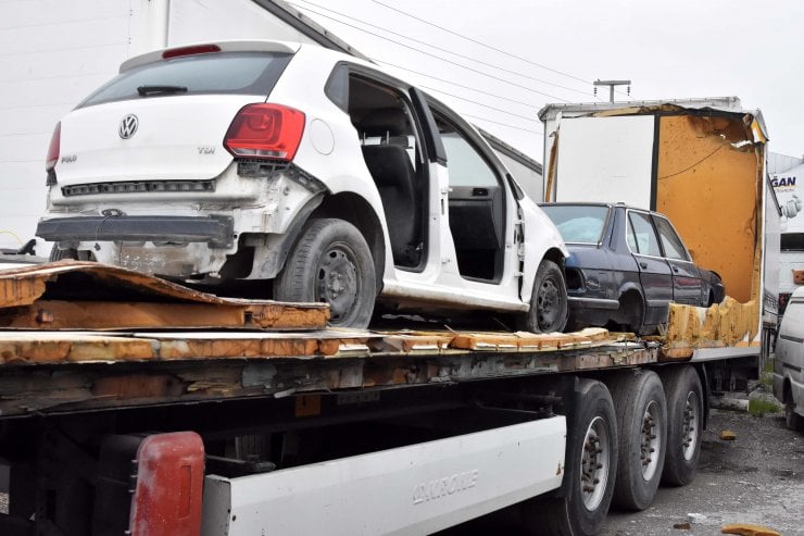 Konya'da çalıntı ve 'change' yapılan 15 lüks araç ele geçirildi