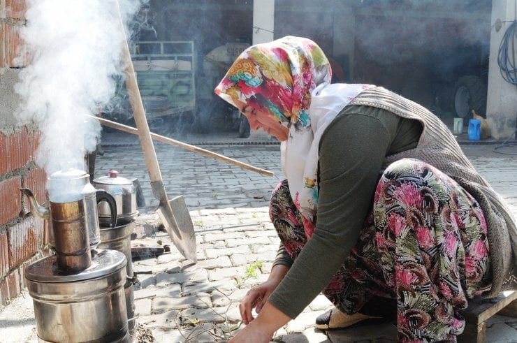 700 yıllık köyün ilk kadın muhtarı