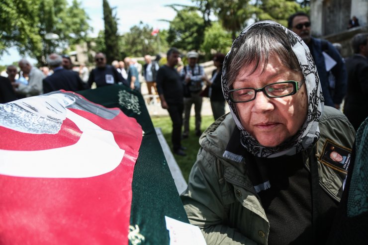 Duayen gazeteci Ulvi Yanardağ son yolculuğuna uğurlandı