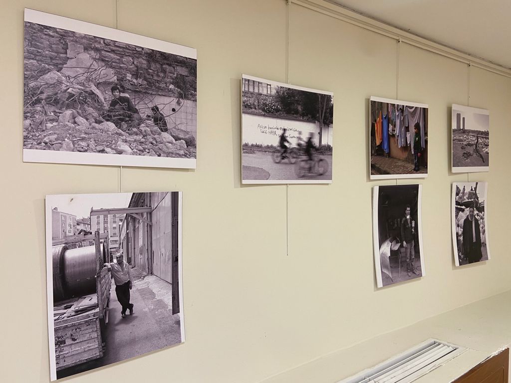 yansimalar-adli-fotograf-sergisi-sanatseverlerle-bulusuyor-2.jpg