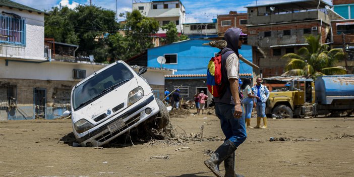 aa-20221011-29123983-29123969-venezuelada-heyelan.jpg