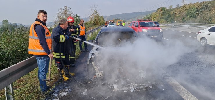 TEM''de otomobil alev alev yandı
