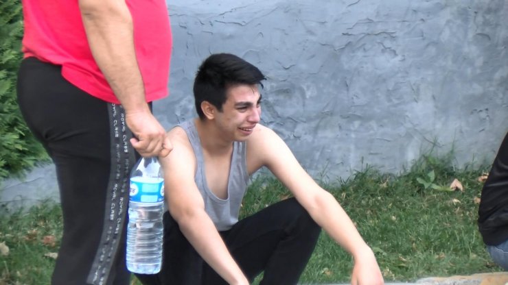 Yayaya çarpıp kaçan sürücüyü, çevredekiler yakaladı