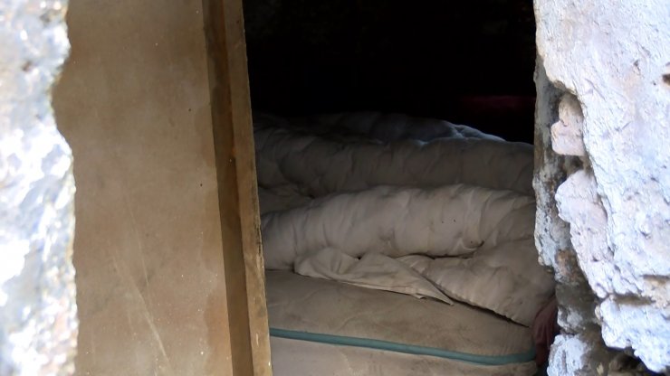 Tarihi hamam kaderine terk edildi: Evsizlere barınak oldu