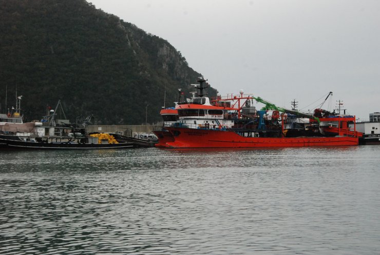 Amasra'da rötarlı hamsi avı başladı: 375 ton