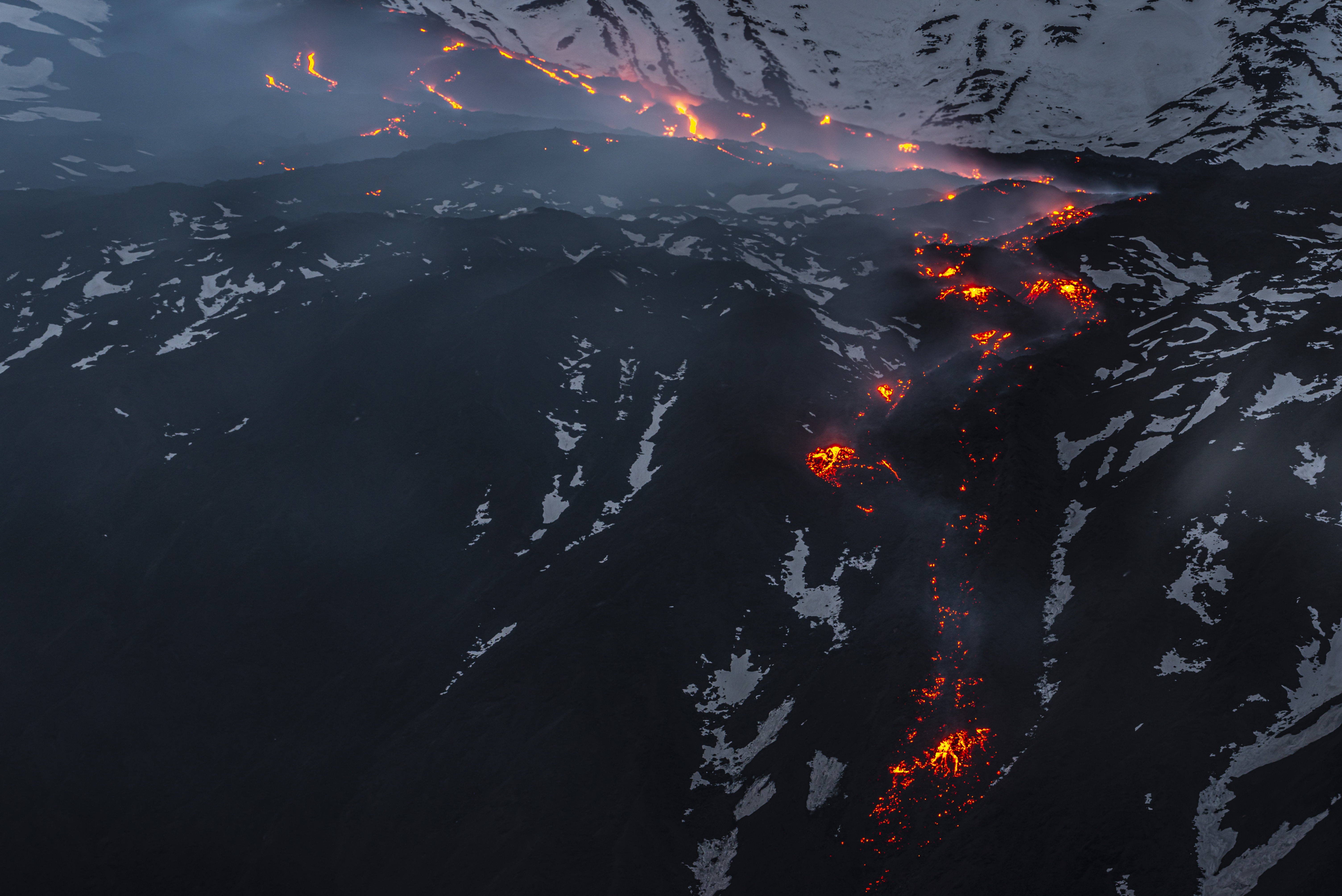 aa-20221223-29814652-29814644-italyada-etna-yanardaginda-hareketlilik.jpg