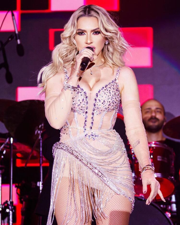 hadise1.jpg