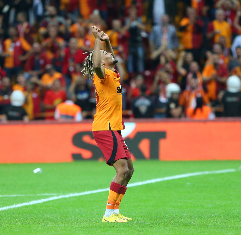 ingiltereden-2-talip-cikmisti-galatasarayin-boey-icin-istedigi-rakam-belli-oldu-1670356218225.jpg