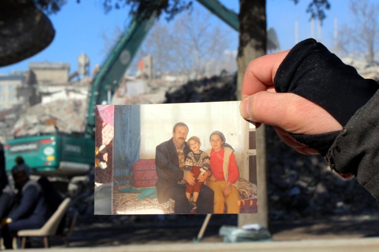 Emekli madenci, 5 yakınını toprağa verip kurtarma çalışmalarına katıldı